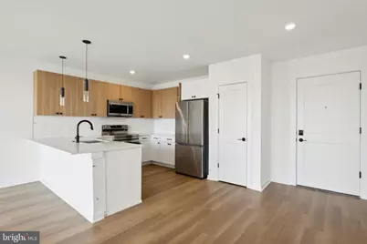 828 N 2nd Street #211, Philadelphia, PA 19123 - Photo 2