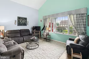 1908 Murray St, Philadelphia, PA 19115 - Photo 4