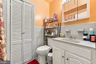 1041 Flanders Rd, Philadelphia, PA 19151 - Photo 10