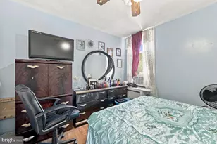 1041 Flanders Rd, Philadelphia, PA 19151 - Photo 12