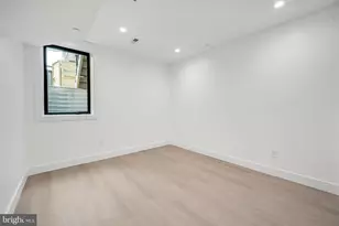 2368 E Norris Street E, Philadelphia, PA 19125 - Photo 12
