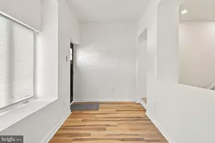 906 W Rockland St, Philadelphia, PA 19141 - Photo 2