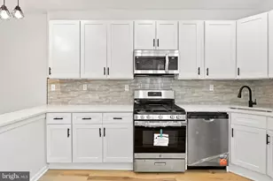 906 W Rockland St, Philadelphia, PA 19141 - Photo 10