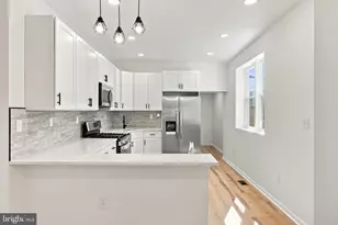 906 W Rockland St, Philadelphia, PA 19141 - Photo 4