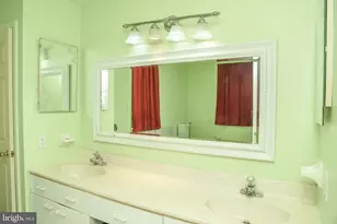 303 Laura Ln, Philadelphia, PA 19116 - Photo 14