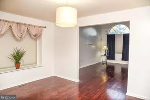 303 Laura Ln, Philadelphia, PA 19116 - Photo 6