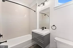 662 N 13th St, Philadelphia, PA 19123 - Photo 28