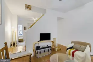 2606 Collins St, Philadelphia, PA 19125 - Photo 4