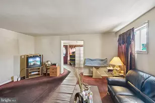6651 Dorel St, Philadelphia, PA 19142 - Photo 6