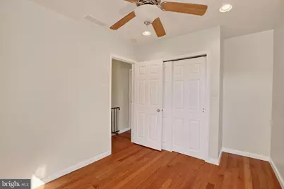 2442 S Lawrence Street, Philadelphia, PA 19148 - Photo 16