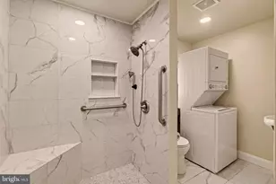 2442 S Lawrence St, Philadelphia, PA 19148 - Photo 10