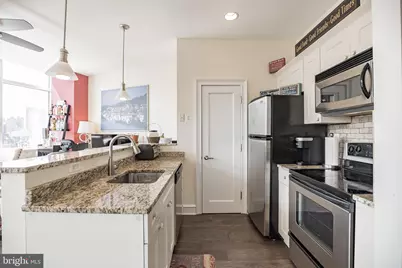 201 N 8th Street #405, Philadelphia, PA 19106 - Photo 4