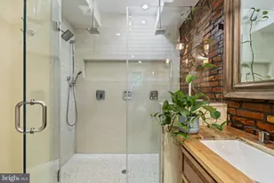 729 S 15th St, Philadelphia, PA 19146 - Photo 22
