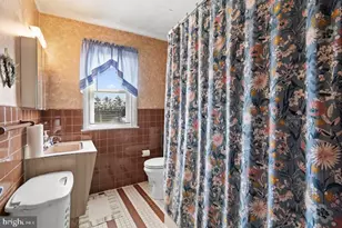 2047 Nester St, Philadelphia, PA 19115 - Photo 14
