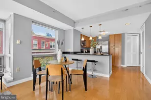 1034 Spruce St, Philadelphia, PA 19107 - Photo 4