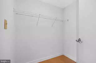 1034 Spruce St, Philadelphia, PA 19107 - Photo 18