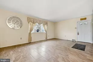 7904 Calvert St, Philadelphia, PA 19152 - Photo 4