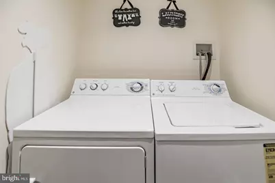 201 N 8th Street #405, Philadelphia, PA 19106 - Photo 24
