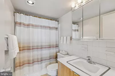 226 W Rittenhouse Square #2510, Philadelphia, PA 19103 - Photo 14