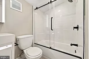 870 N 28th St, Philadelphia, PA 19130 - Photo 14