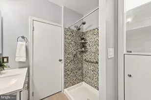 1127 Green St, Philadelphia, PA 19123 - Photo 16