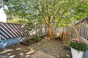 1933 S Lambert St, Philadelphia, PA 19145 - Photo 24