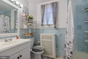 375 E Cliveden St, Philadelphia, PA 19119 - Photo 16