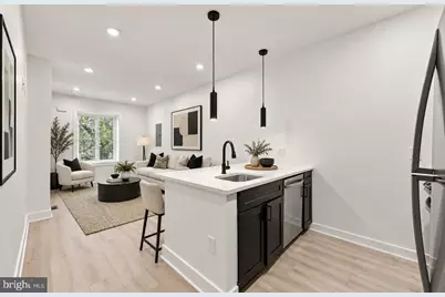 916 W Somerset Street, Philadelphia, PA 19133 - Photo 2