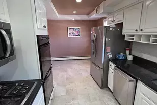 1010 Strahle St, Philadelphia, PA 19111 - Photo 8