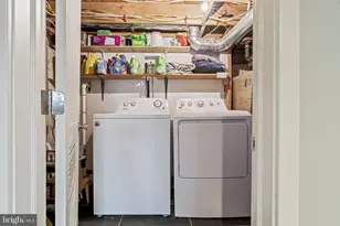 1337 N Myrtlewood St, Philadelphia, PA 19121 - Photo 30