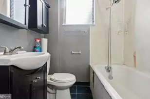 1012 Winton St, Philadelphia, PA 19148 - Photo 14