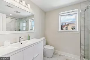 219 Daly St, Philadelphia, PA 19148 - Photo 10