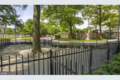 2200 Benjamin Franklin Parkway #E1006, Philadelphia, PA 19130 - Photo 16