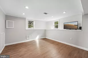 915 Lomond Ln, Philadelphia, PA 19128 - Photo 26