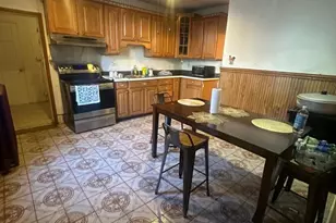 900 W Cambria St, Philadelphia, PA 19133 - Photo 8