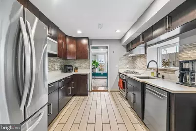 822 N 19th Street, Philadelphia, PA 19130 - Photo 8
