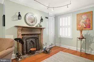 319 S Hicks St, Philadelphia, PA 19102 - Photo 4