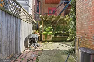 319 S Hicks St, Philadelphia, PA 19102 - Photo 32
