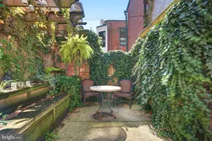 319 S Hicks St, Philadelphia, PA 19102 - Photo 30