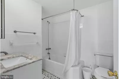 2306 Spruce Street #201, Philadelphia, PA 19103 - Photo 10