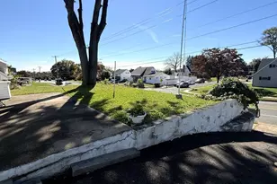 733 Alburger Ave, Philadelphia, PA 19115 - Photo 2