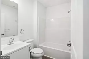 915-B N Broad St, Philadelphia, PA 19123 - Photo 8