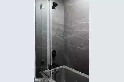 100 N 22nd Street #122, Philadelphia, PA 19103 - Photo 32