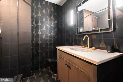 100 N 22nd Street #122, Philadelphia, PA 19103 - Photo 26