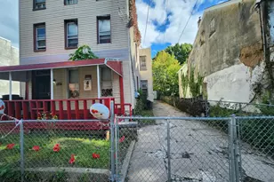 214 E Haines St, Philadelphia, PA 19144 - Photo 2