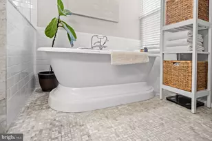 875 N 25th St, Philadelphia, PA 19130 - Photo 26
