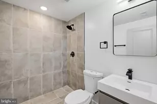 1020 W Orleans St, Philadelphia, PA 19133 - Photo 12