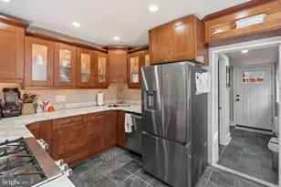 871 N 27th St, Philadelphia, PA 19130 - Photo 10