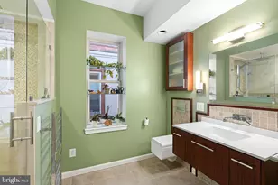 2437 Brown St, Philadelphia, PA 19130 - Photo 16