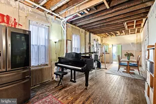 2437 Brown St, Philadelphia, PA 19130 - Photo 10